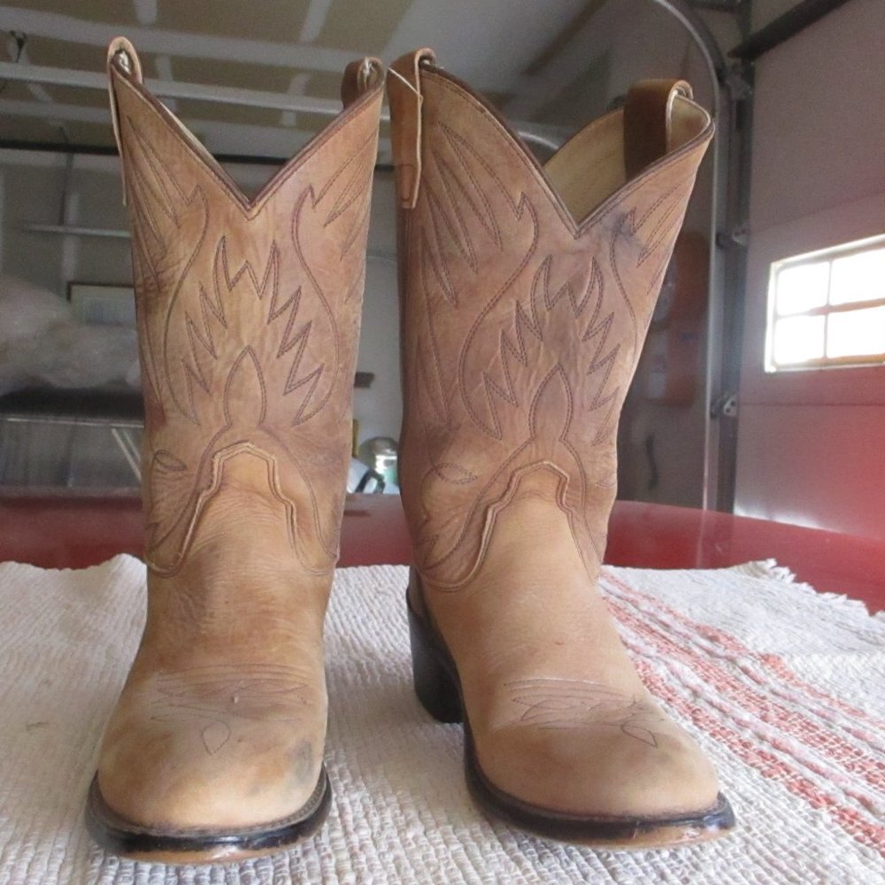 Tony Lama Womens (SMALL  Cowboy Boots
